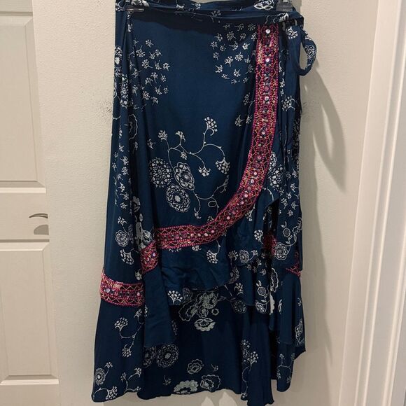 RAGA Navy and White Floral Wrap Skirt with pink embroidery bohemian size Small - Picture 1 of 7